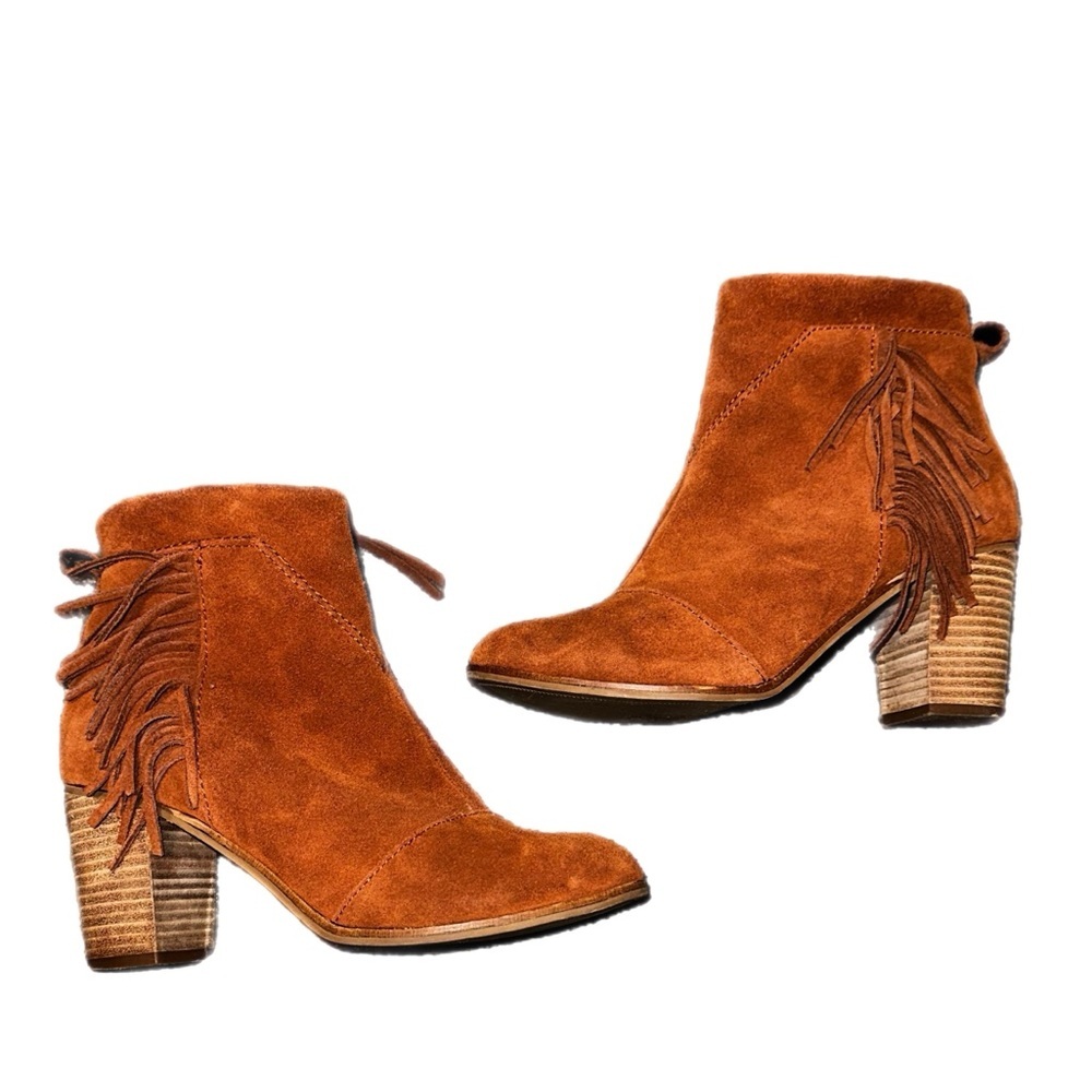 TOMS Camel colored suede booties Size 8 with Fringe